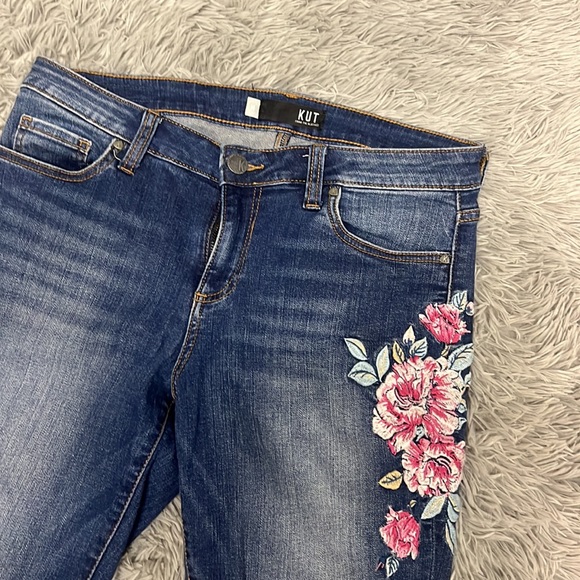 Floral embroidered jeans - Picture 2 of 10